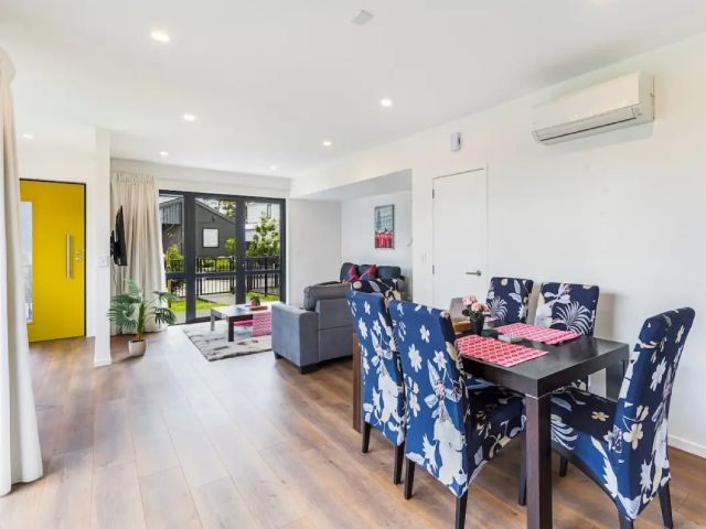 Mangere Property - dining area