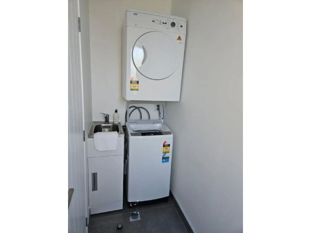 Mangere Property - laundry